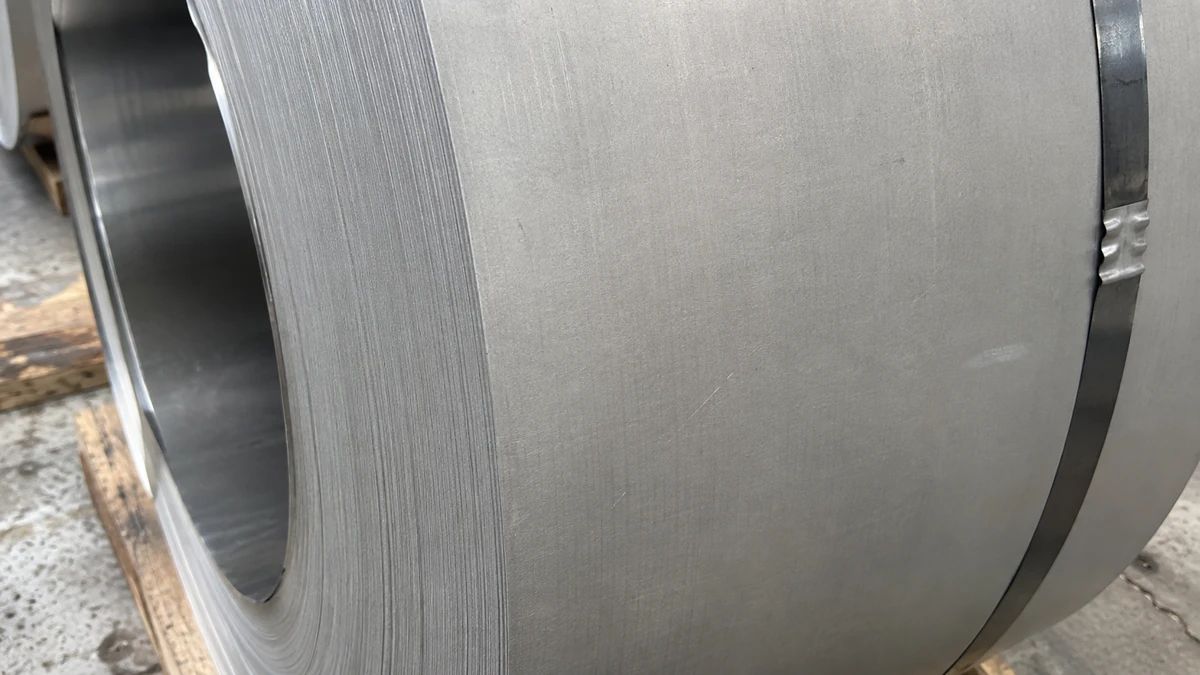 A 430 stainless steel coil face, cold rolled, the surface even and matte.